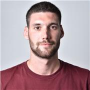 Professeur de français et de communication en ligne. Rédacteur SEO et titulaire d'un Master de Communication